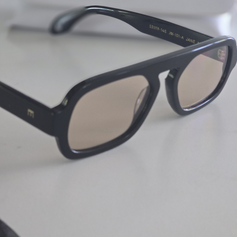 Jane Mini Gloss Black Sunglasses - Picture 7 of 8